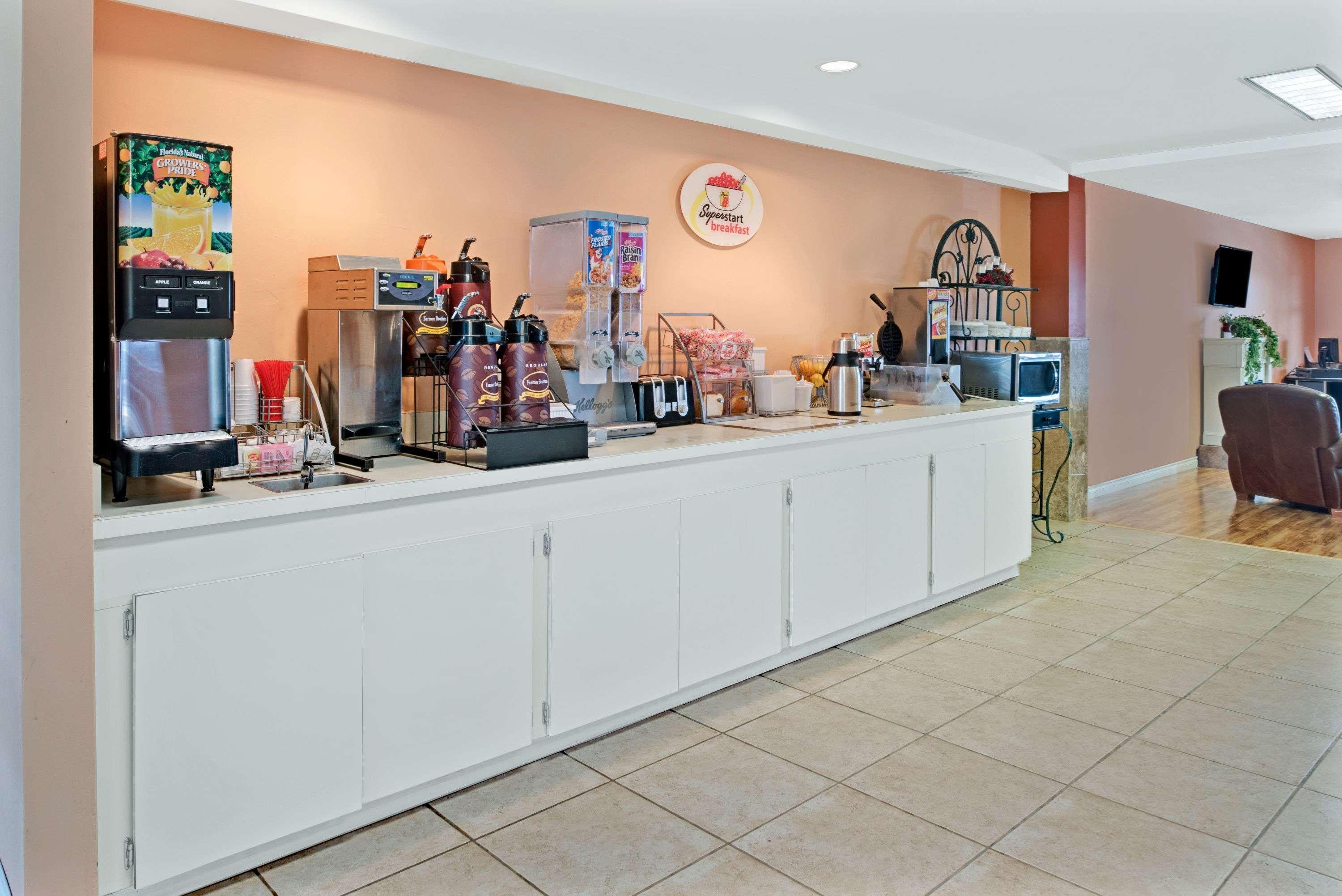 Super 8 By Wyndham Spokane/West Airway Heights Εξωτερικό φωτογραφία